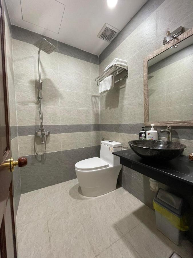 Y Linh Hotel Куи Нхон Екстериор снимка