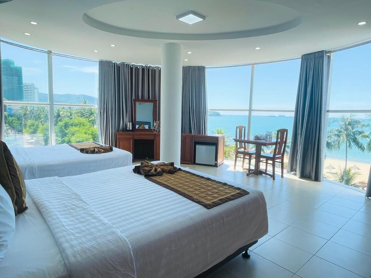 Y Linh Hotel Куи Нхон Екстериор снимка