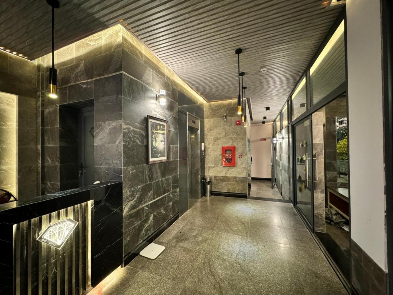 Y Linh Hotel Куи Нхон Екстериор снимка
