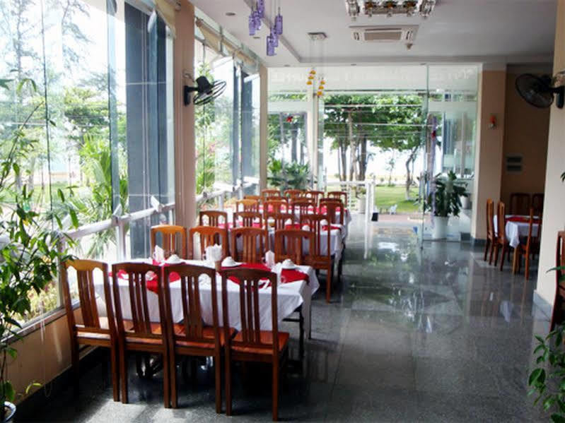 Y Linh Hotel Куи Нхон Екстериор снимка